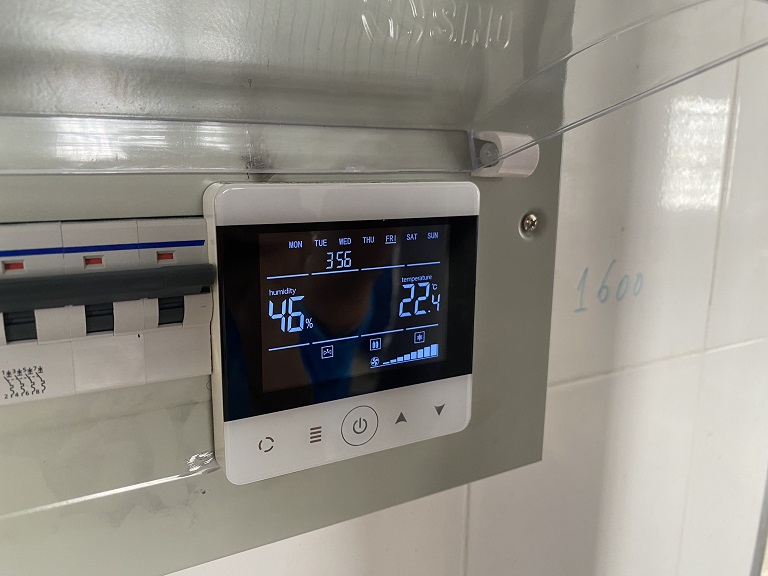 Cài đặt máy tách ẩm treo trần ở mức khuyến nghị