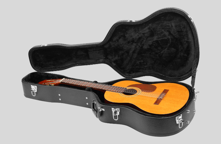 Sử dụng bao da bọc đ&agrave;n để tr&aacute;nh ẩm mốc, hạn chế va đập