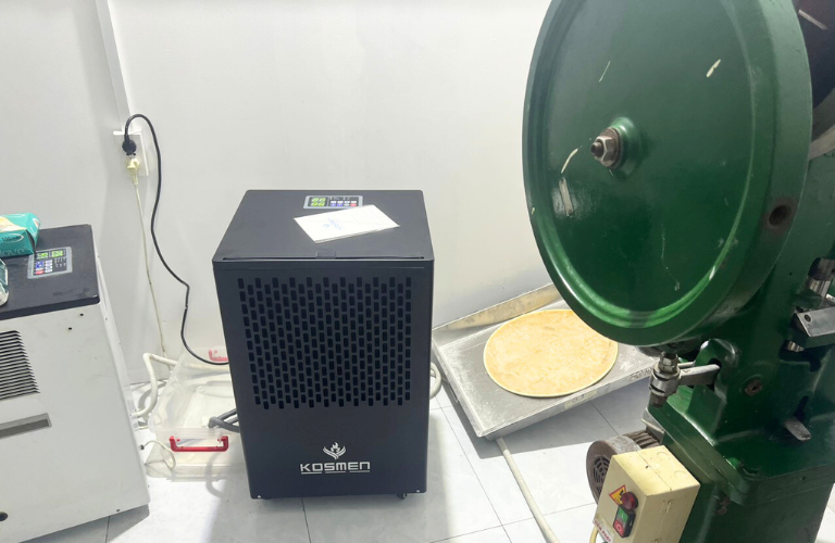 Lắp đặt máy hút ẩm để hút ẩm cho viên giặt dạng sủi