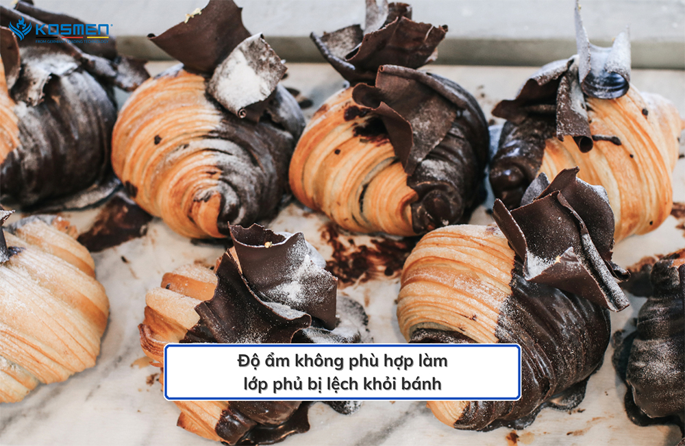 Độ ẩm quá cao làm lớp phủ trên bánh không đều