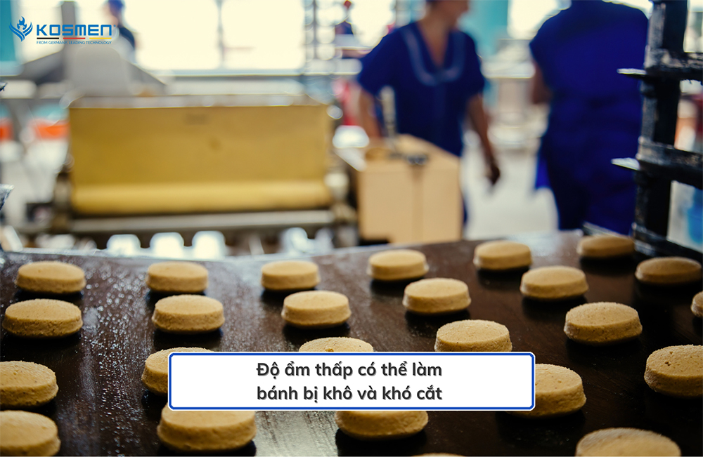 Độ ẩm thấp ảnh hưởng đến cấu trúc và độ dẻo của bánh ngọt