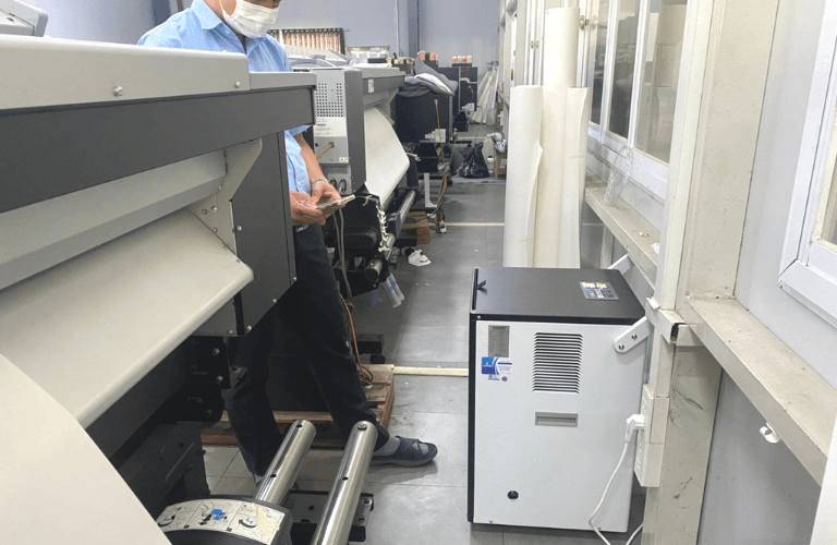 Hình ảnh lắp đặt máy hút ẩm Kosmen tại xưởng in công ty Hong Sung Việt Nam