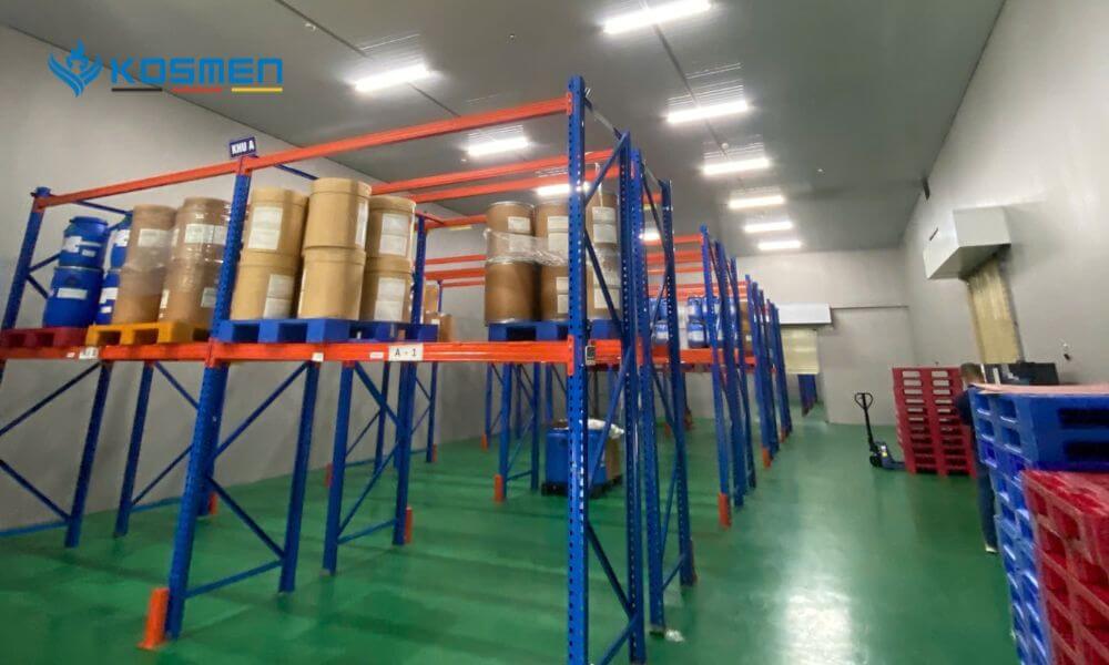 Khảo s&aacute;t kho để thực hiện tư vấn kỹ thuật trực tiếp