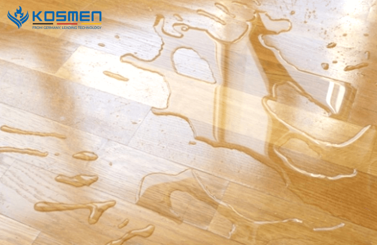 Không được vệ sinh thường xuyên là nguyên nhân khiến cho sàn gỗ bị mốc