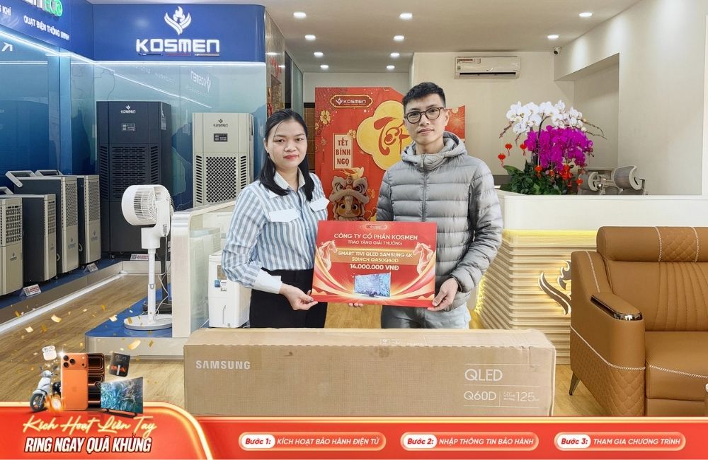 Kosmen trao giải thưởng Smart Tivi QLED Samsung 4K 50Inch cho kh&aacute;ch h&agrave;ng may mắn