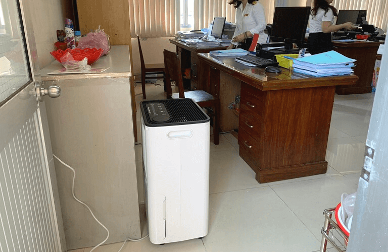 Lắp đặt máy hút ẩm Kosmen KM-60S tại Chi cục Thuế huyện Cái Bè