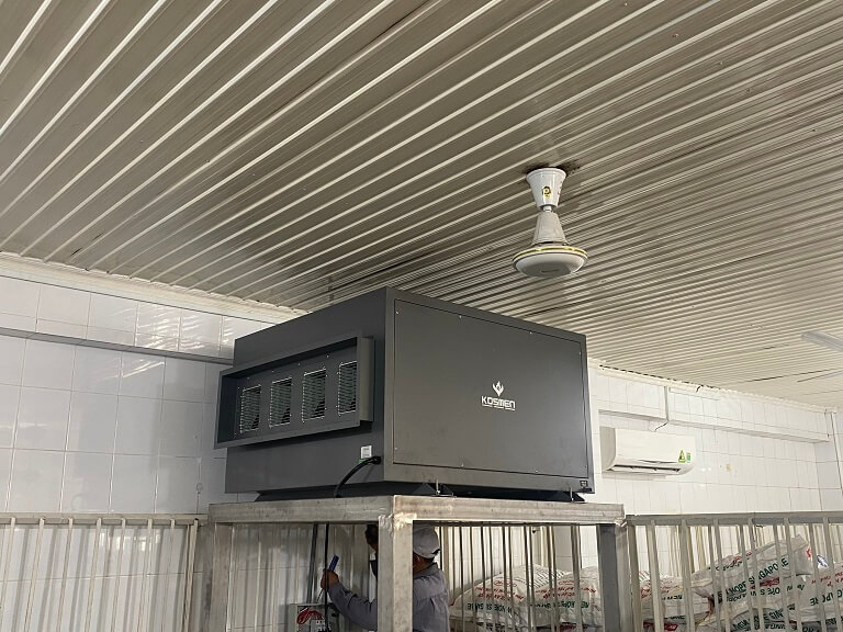 Lắp đặt máy hút ẩm công nghiệp treo trần bảo quản thức ăn chăn nuôi