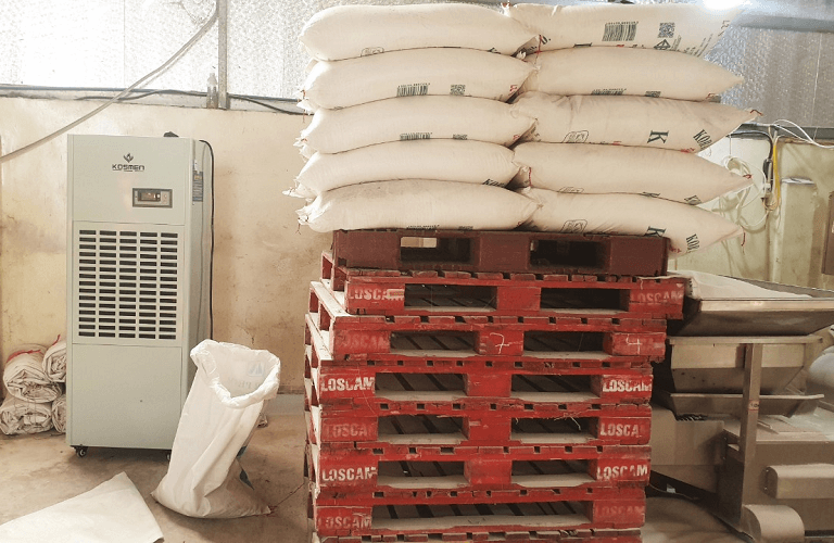 Lưu &yacute; đến c&aacute;c t&iacute;nh năng phụ trợ khi mua m&aacute;y h&uacute;t ẩm cho ph&ograve;ng từ 100m2