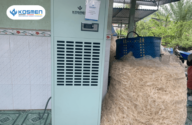 Dùng máy hút ẩm để rút ngắn thời gian sấy khô bong bóng cá