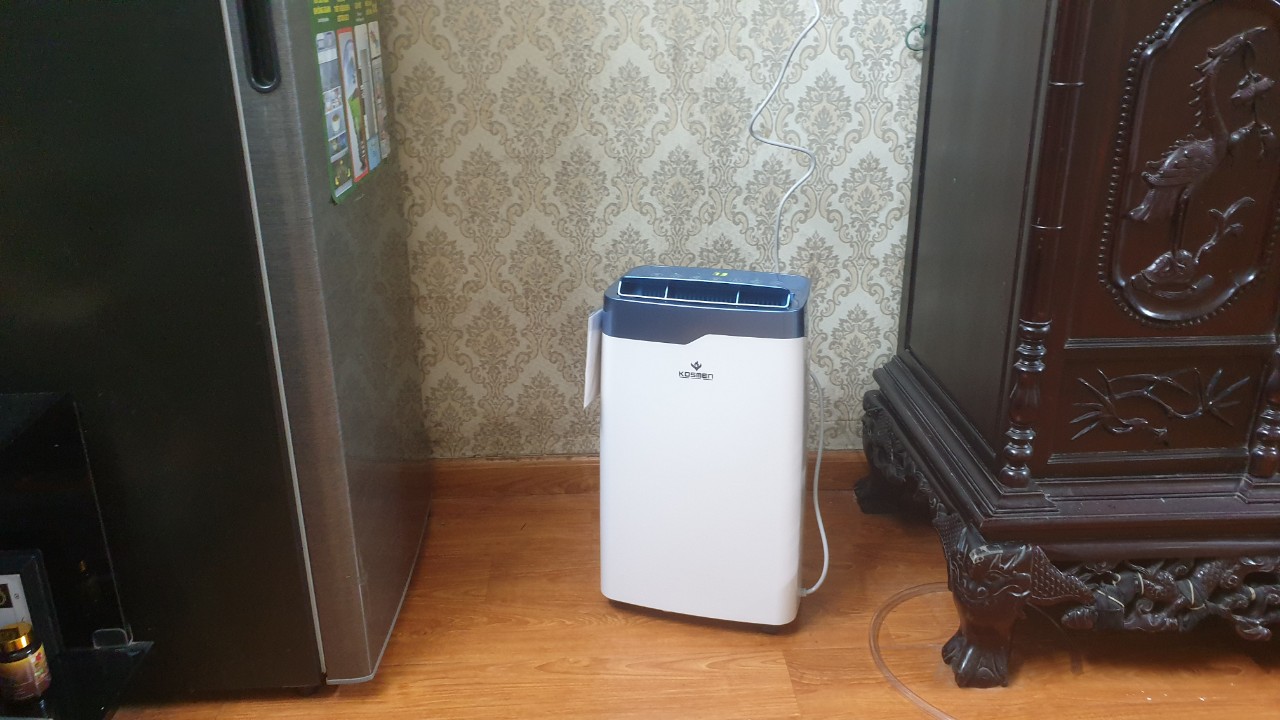 Sử dụng m&aacute;y h&uacute;t ẩm gi&uacute;p qu&aacute; tr&igrave;nh kiểm so&aacute;t ẩm ph&ograve;ng homestay trở n&ecirc;n dễ d&agrave;ng hơn