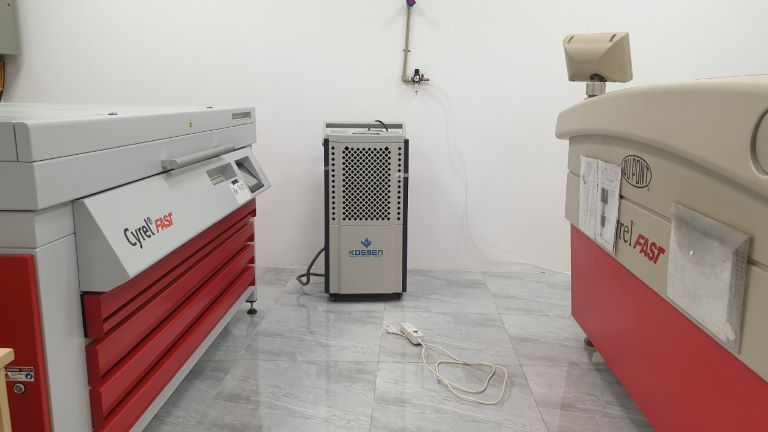 Lắp đặt máy hút ẩm bảo quản máy in trong phòng in ấn