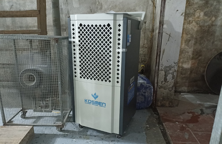 M&aacute;y h&uacute;t ẩm kh&ocirc;ng kh&iacute; Kosmen KM - 150S bảo quản m&acirc;y tre đan