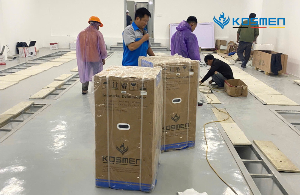 Lắp đặt m&aacute;y h&uacute;t ẩm Kosmen KM-150S cho trạm điện hạ thế 110 tại Điện lực H&agrave; Nam