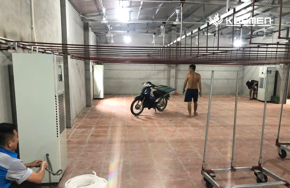 Lắp đặt máy hút ẩm Kosmen KM-180S xử lý ẩm trong xưởng sản xuất bánh đa