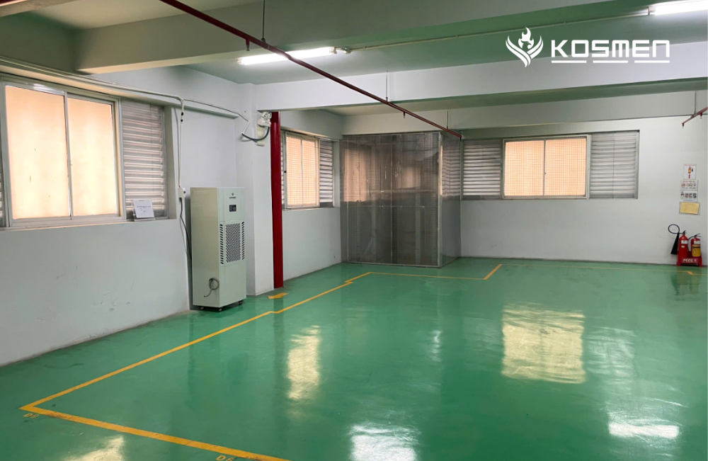 Lắp đặt máy hút ẩm Kosmen KM-180S bảo quản thành phẩm giày dép