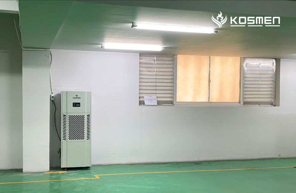 Lắp đặt máy hút ẩm Kosmen KM-180S bảo quản thành phẩm giày dép