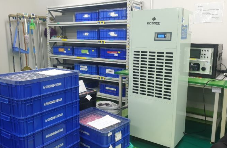 Máy hút ẩm Kosmen KM-180S bảo quản sản phẩm điện tử dùng cho ô tô, mô tô