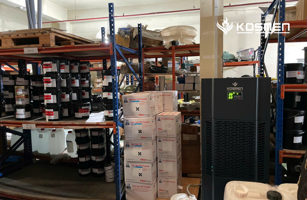 Lắp đặt m&aacute;y h&uacute;t ẩm c&ocirc;ng nghiệp Kosmen KM-250S bảo quản bao b&igrave; giấy