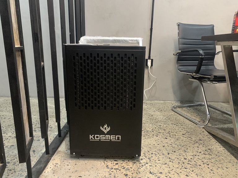 M&aacute;y h&uacute;t ẩm Kosmen KM - 90S ph&ugrave; hợp cho kho h&agrave;ng c&oacute; diện t&iacute;ch 90 - 120m2 