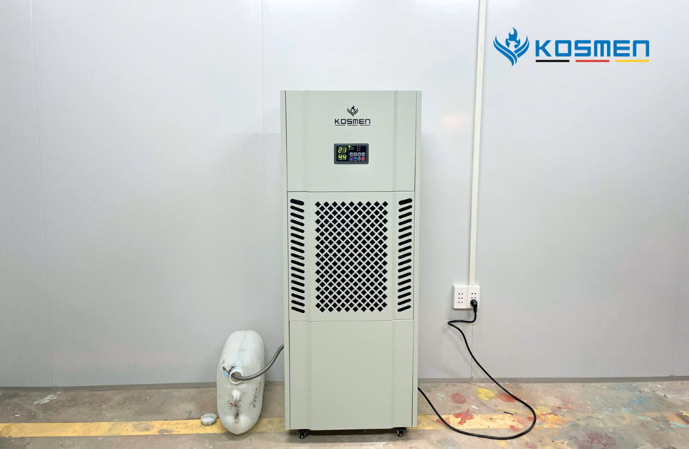Lắp đặt m&aacute;y h&uacute;t ẩm Kosmen KM-180S để xử l&yacute; ẩm ph&ograve;ng in ấn