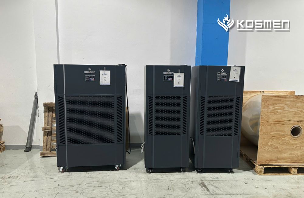 M&aacute;y h&uacute;t ẩm Kosmen tại kho sản xuất gỗ
