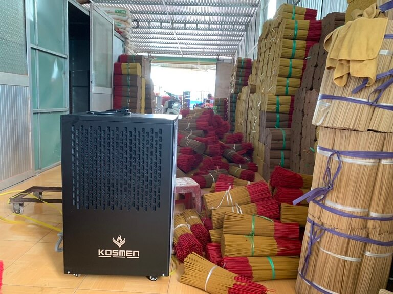 Lắp đặt máy hút ẩm Kosmen tại cơ sở sản xuất nhang Kiến Tường