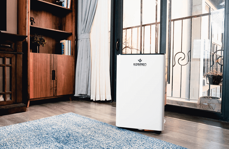 Máy hút ẩm Kosmen KM-60S giúp quần áo luôn khô thoáng, loại bỏ các tác động của nấm mốc