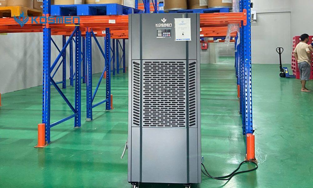 M&aacute;y h&uacute;t ẩm Kosmen KM-250S đặt tại kho h&oacute;a dược To&agrave;n Ph&uacute;c