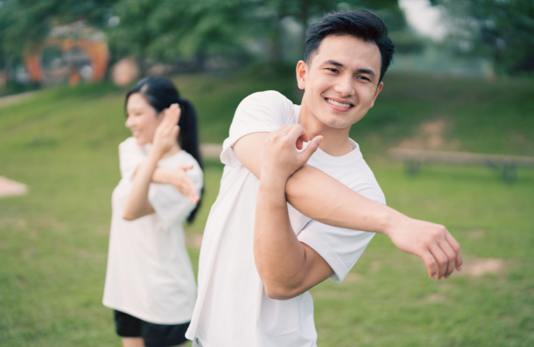 Nên khởi động trước khi tập thể dục để hạn chế tình trạng trấn thương trong quá trình tập luyện