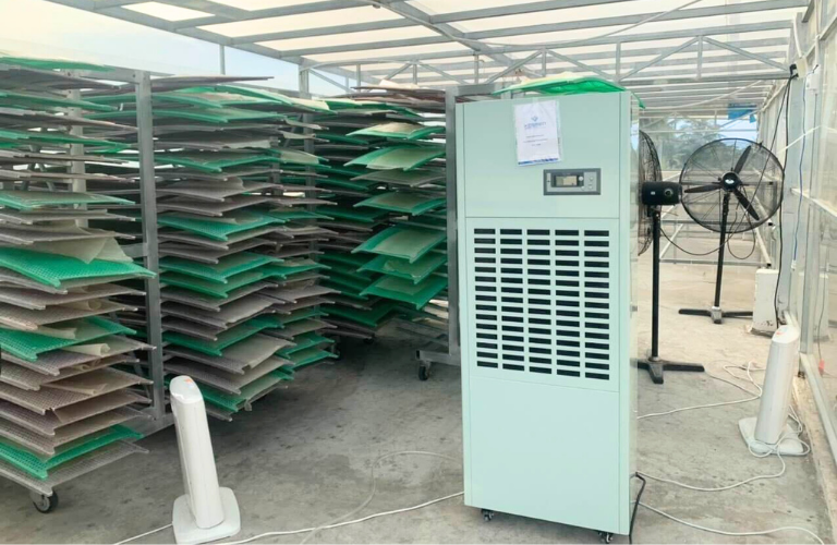 M&aacute;y h&uacute;t ẩm Kosmen KM-180S được sử dụng để sấy b&aacute;nh tr&aacute;ng