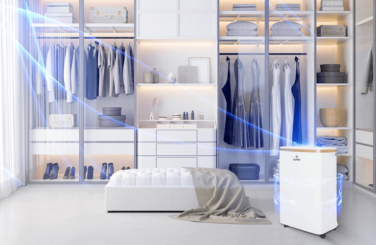 Treo quần áo lên giá một cách thẳng thớm trong phòng kín có diện tích dưới 15m²