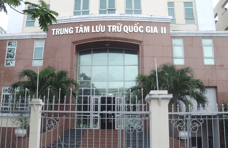 Bảo quản tài liệu, tranh ảnh tại Trung tâm Lưu trữ quốc gia II
