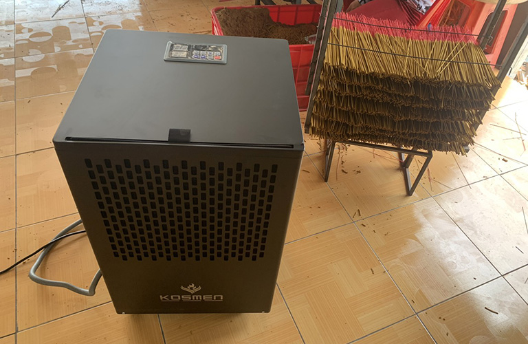 Lắp đặt máy hút ẩm Kosmen tại cơ sở sản xuất nhang Kiến Tường