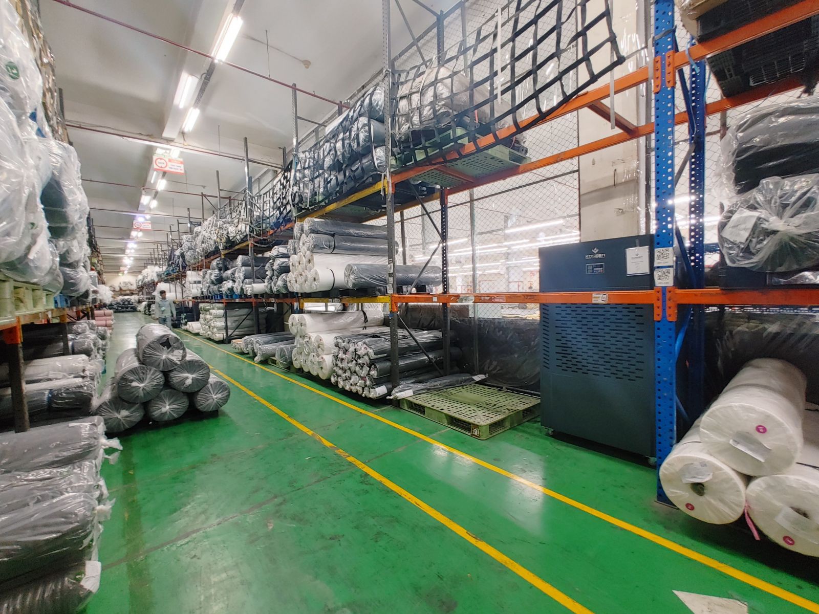 Máy hút ẩm Kosmen KM-480S có nhiều tính năng hỗ trợ cho quá trình sấy khô bong bóng cá 