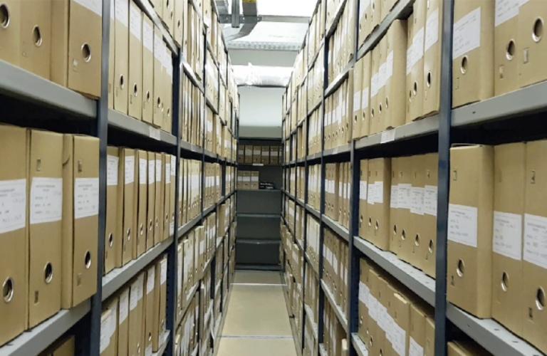 N&ecirc;n x&acirc;y dựng thư viện, nh&agrave; s&aacute;ch theo ti&ecirc;u chuẩn y&ecirc;u cầu để đảm bảo sự th&ocirc;ng tho&aacute;ng khi lưu trữ t&agrave;i liệu