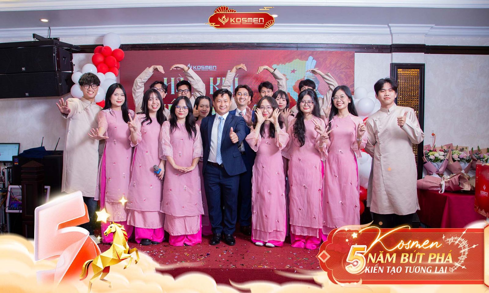 Tiết mục văn nghệ của tập toàn thể nhân viên Phòng Marketing